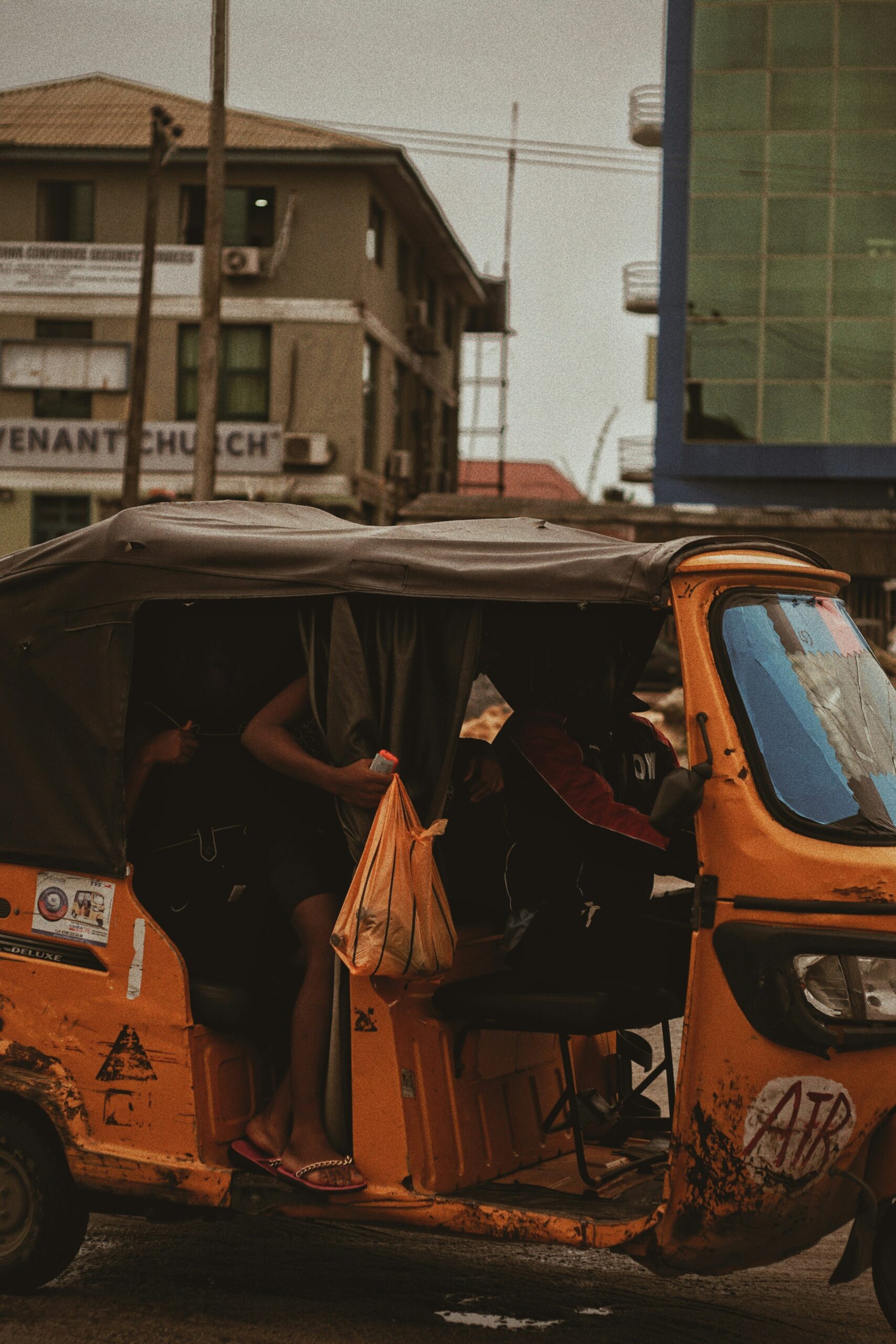 yinka-bZERXclYGMg-unsplash